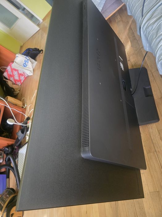 продавам OLED телевизор LG 55" модел 2023г.