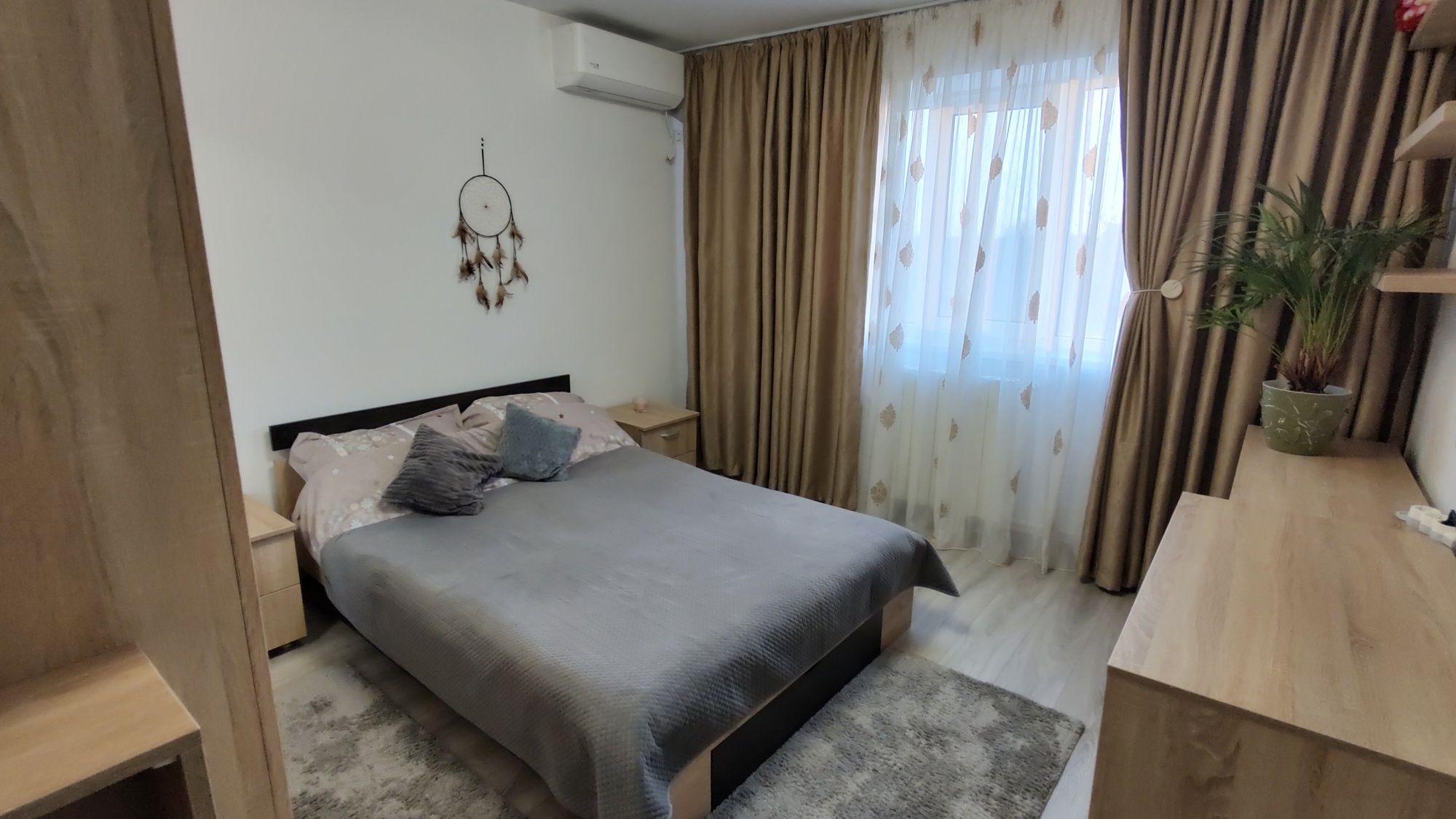 Proprietar: VÂND Apartament 3 camere - Mangalia