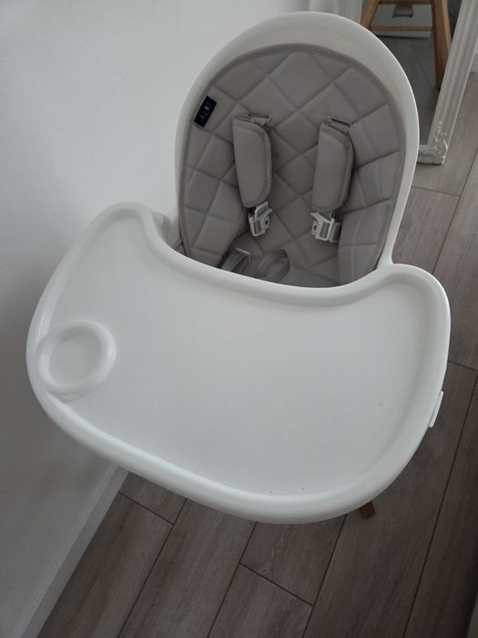 Scaun de masa bebe nou nout calitate