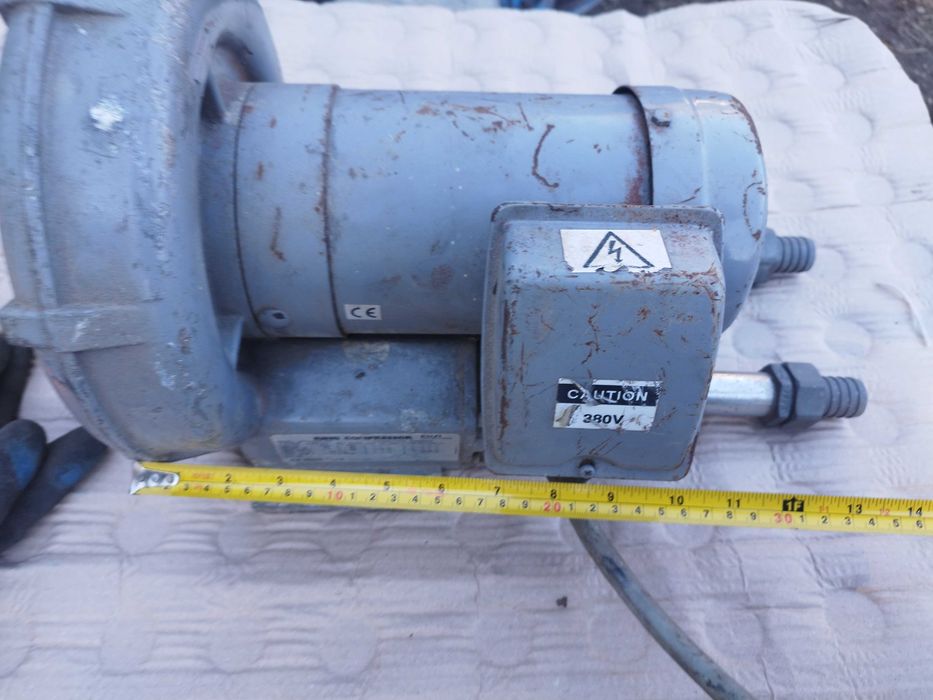 Pompa electrica de aerisit oxigenat lacuri iazuri heleștee