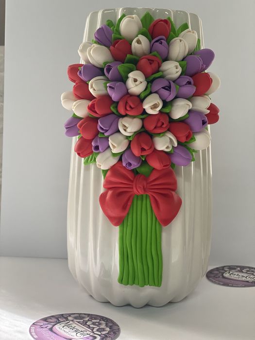 Vaze decorate manual cu lut polimeric