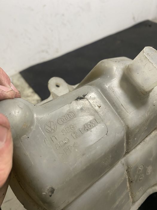 Vas expansiune Audi A6 C5 1.9 TDI AVF AWX 8D0121403