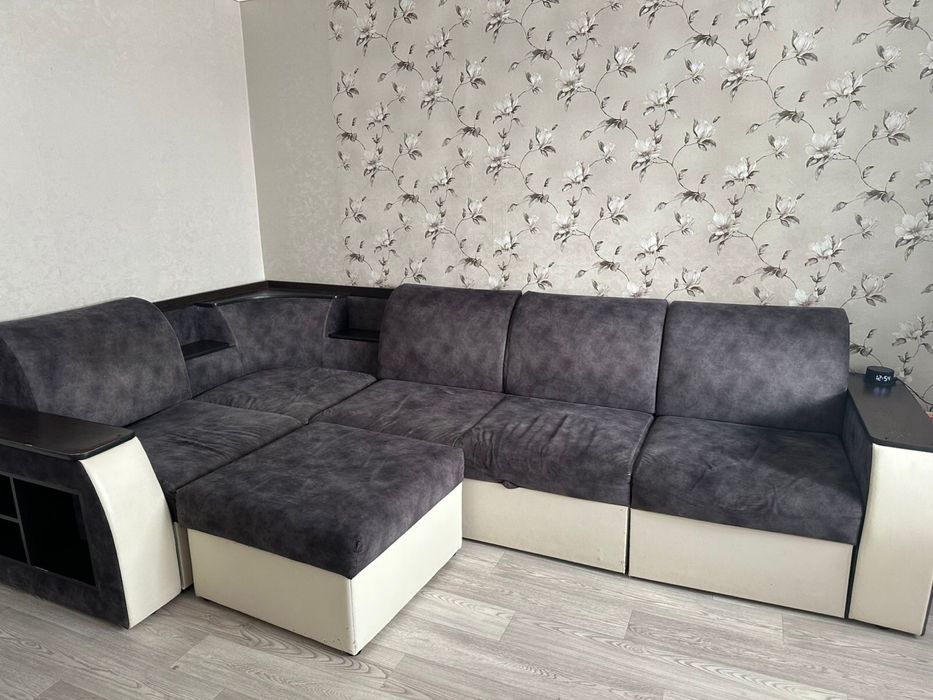 Продам диван угловой