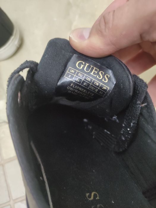 Оригинални кецове Guess