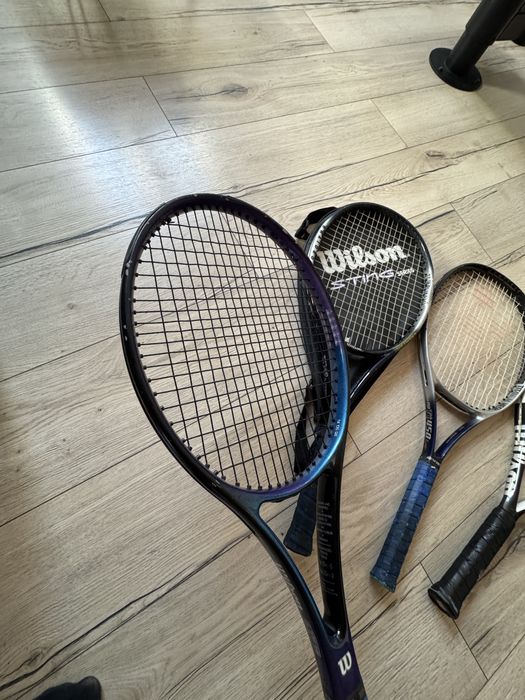 Vand 4 rachete de tenis (3 Wilson + 1 Yonex)