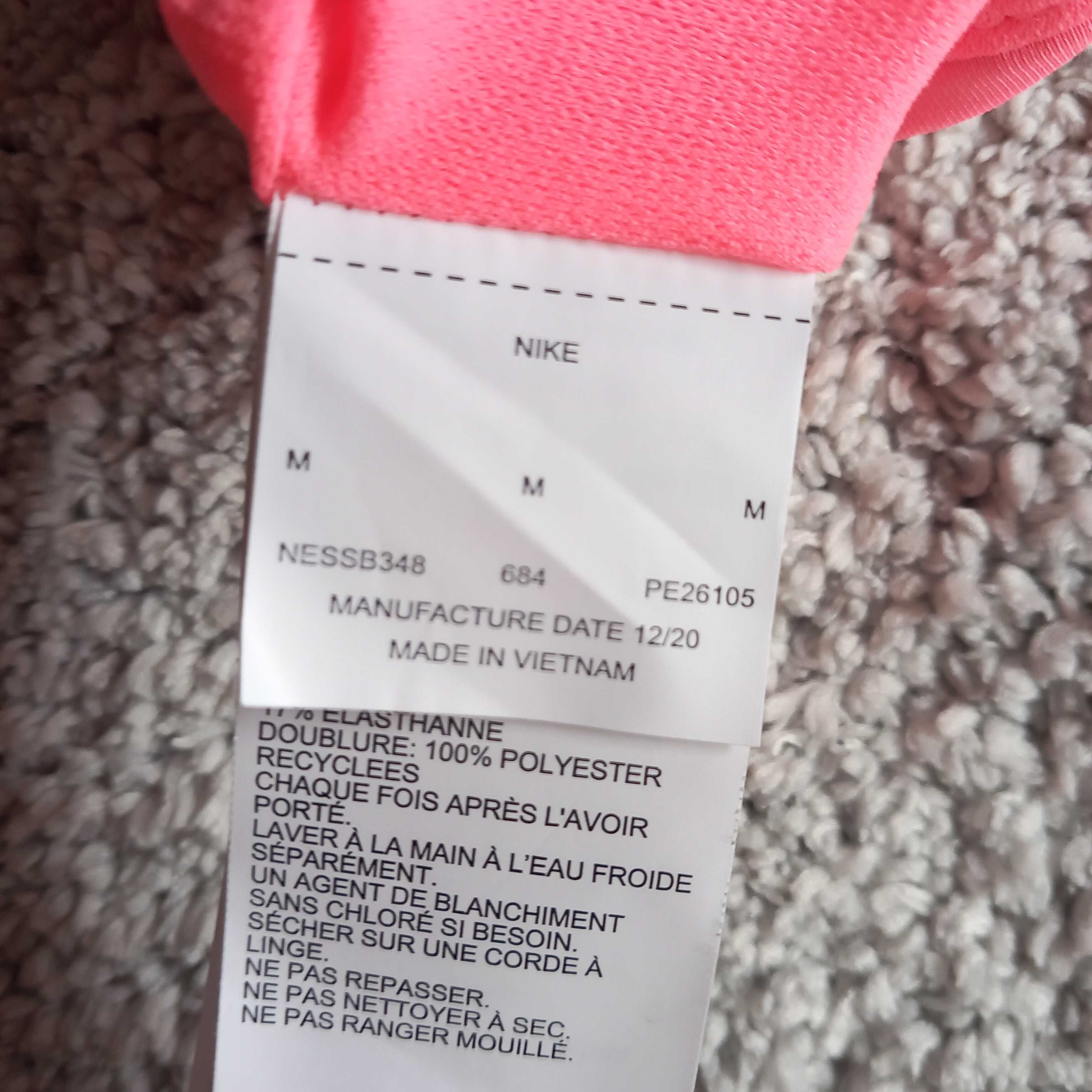 Топ спорт Nike нов