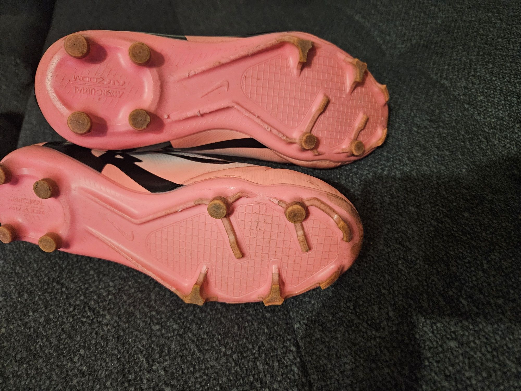 Футболни бутонки Nike