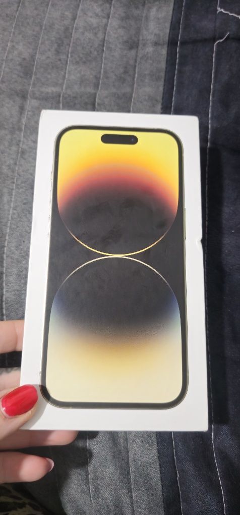 Cutie iphone 14 pro 128 GB gold si iphone 15 pro 128