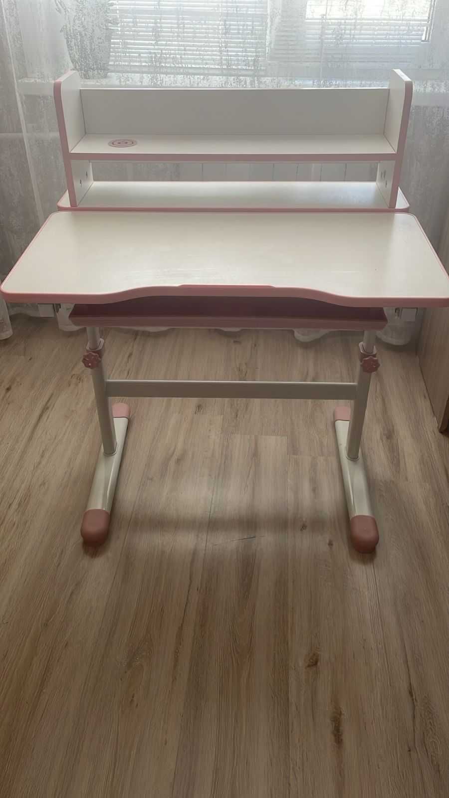 Продам детскую парту