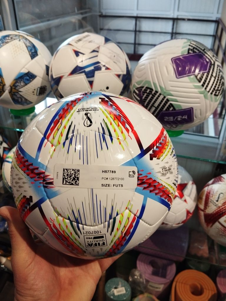 Футзальный мяч Adidas