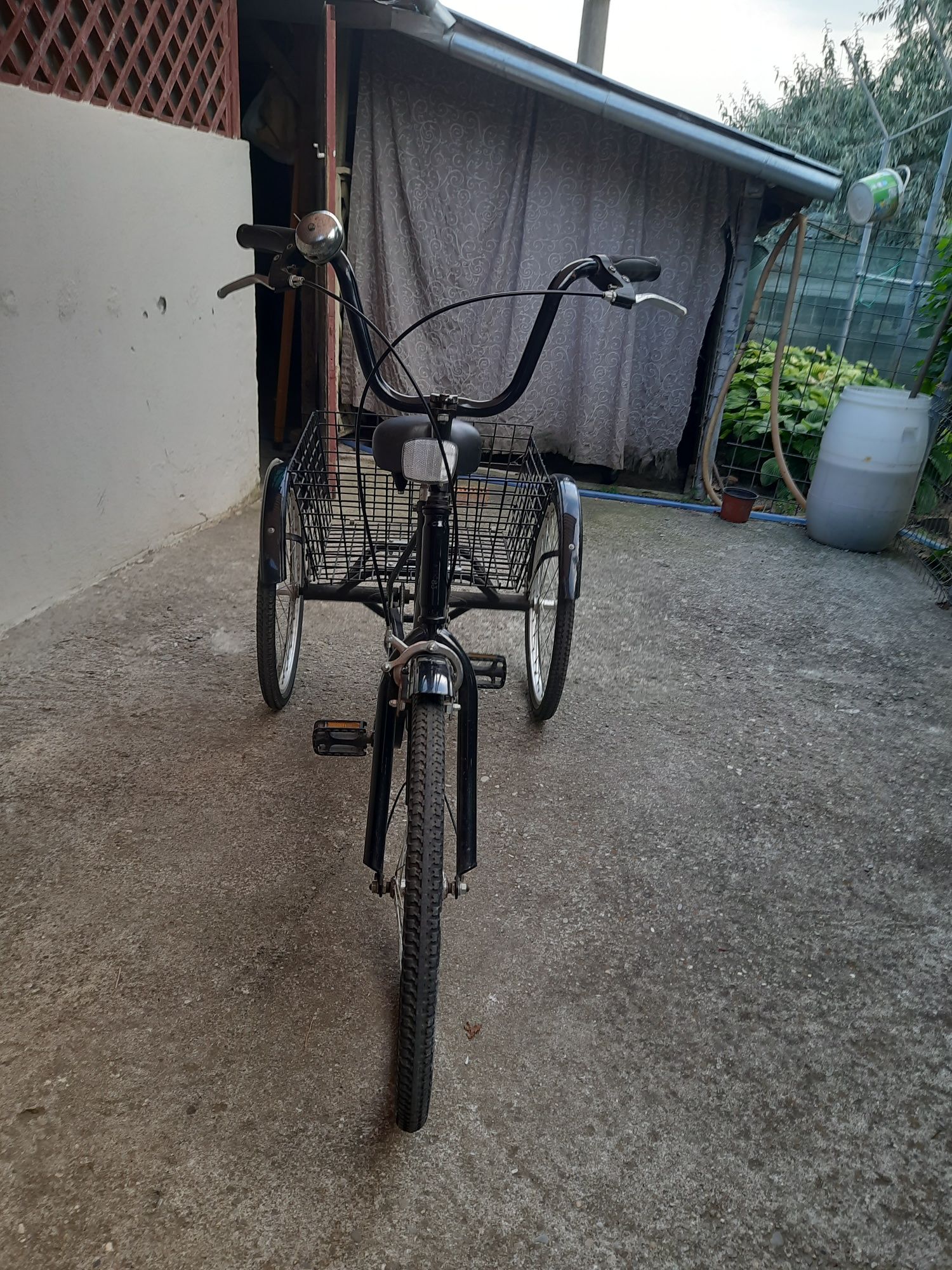 Bicicletă cu 3 roți