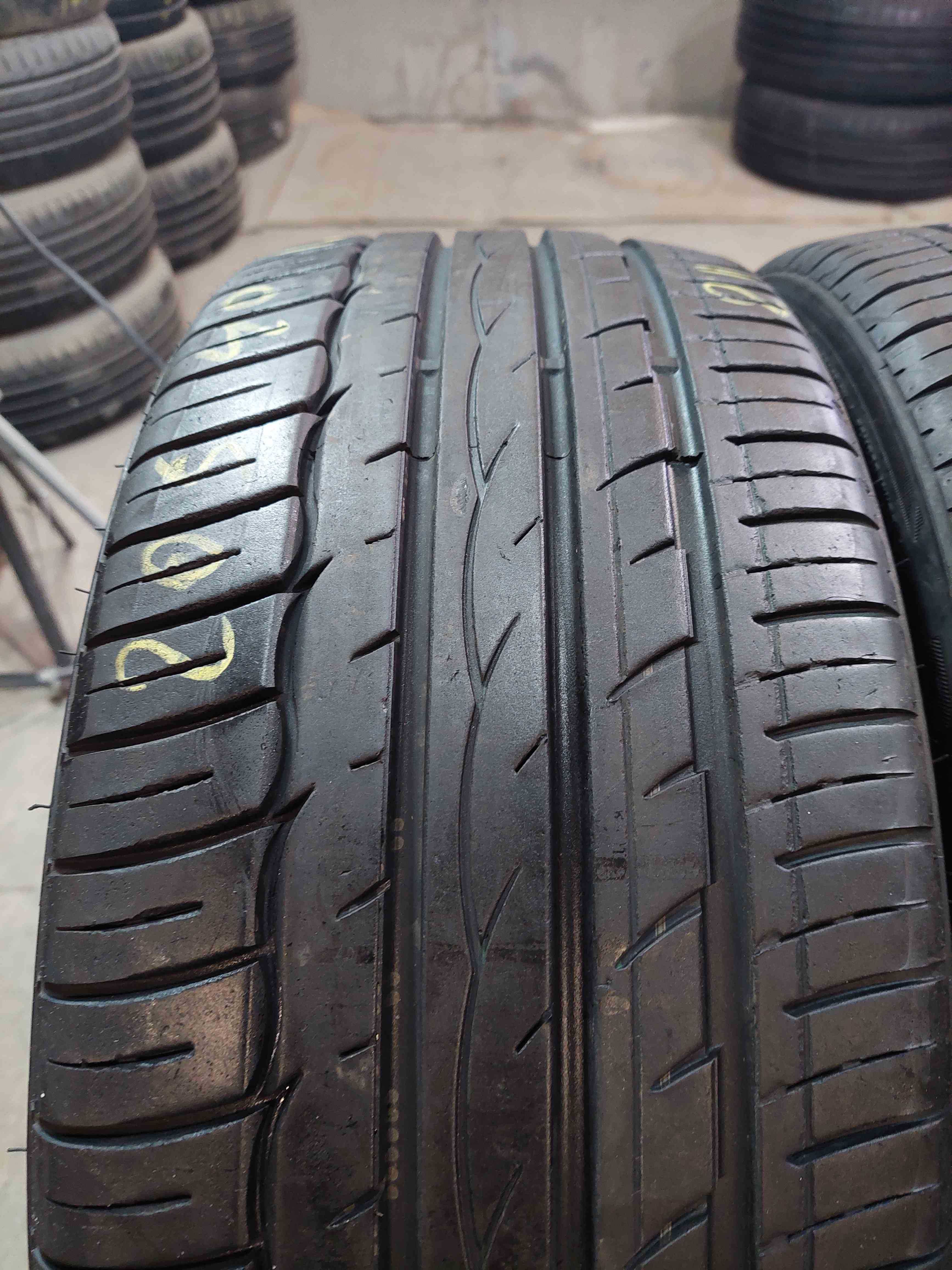 SET 4 Anvelope Vara 205/40 R18 ROADCRUZA RA710 ras