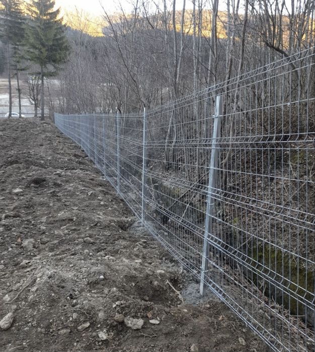 Facem garduri din plasă bordurată