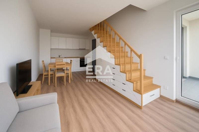 Многостаен апартамент с 3 спални, тип "мезонет", в нова сграда с разре