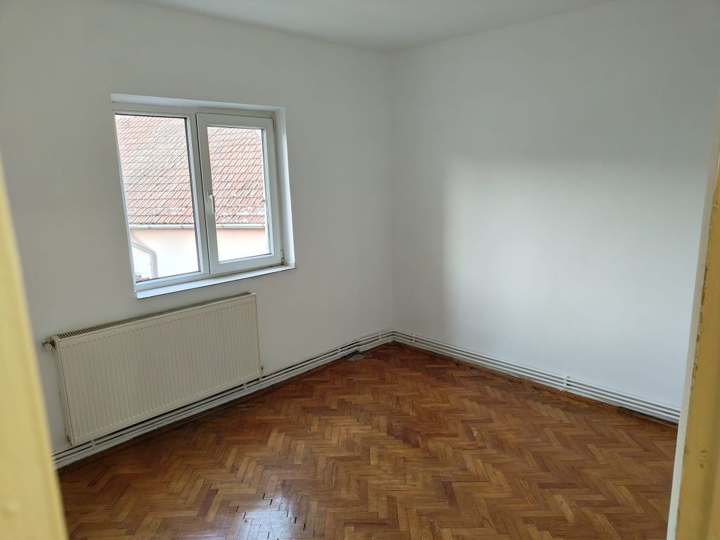 Vând apartament 2 camere