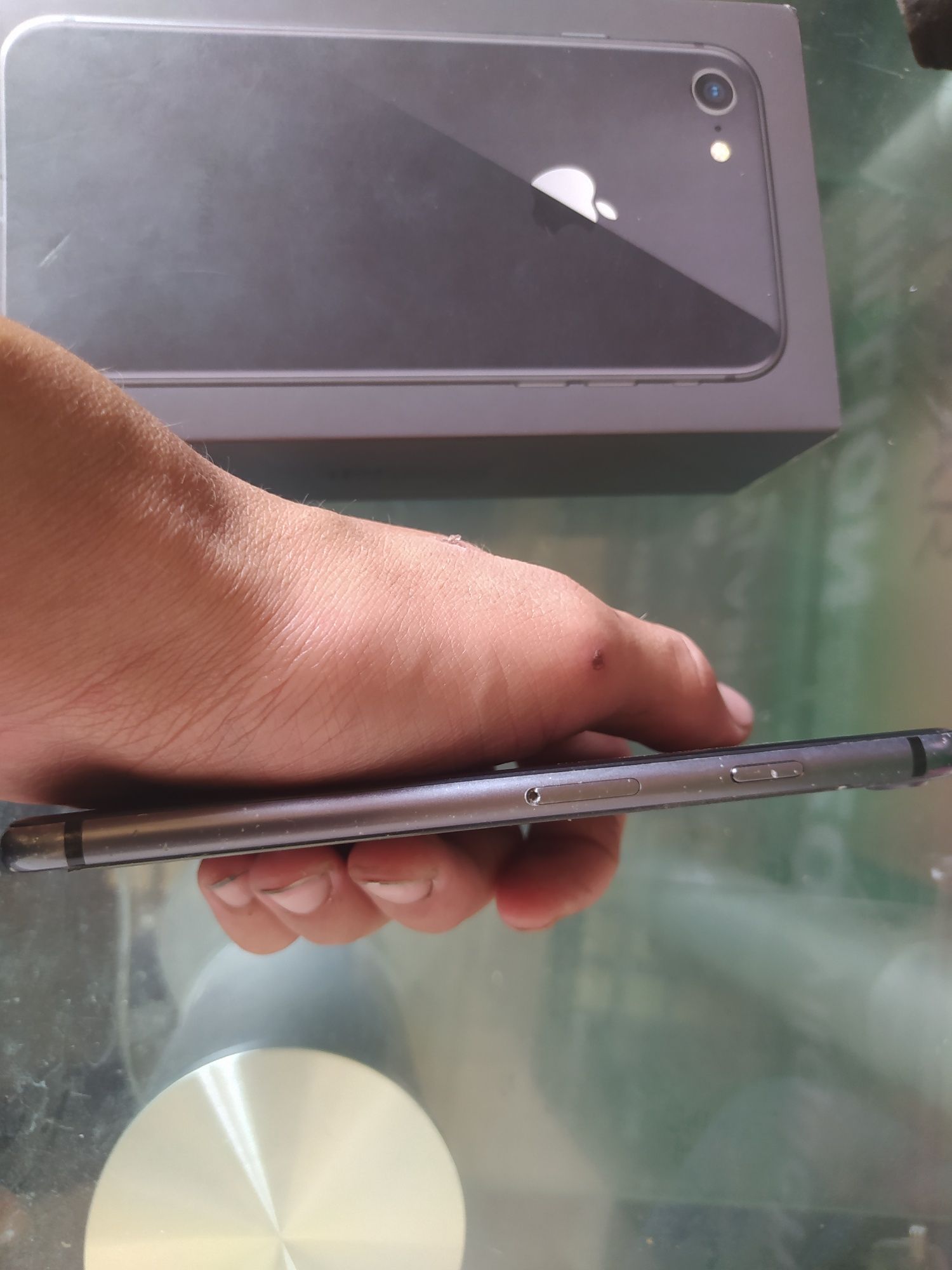 Iphone 8 64GB 86% batareya rasmiy.kar doʻk full.abmen bor