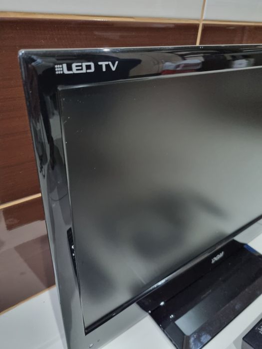 TV LED DGM 12V 22 inch cu dvd (UK)