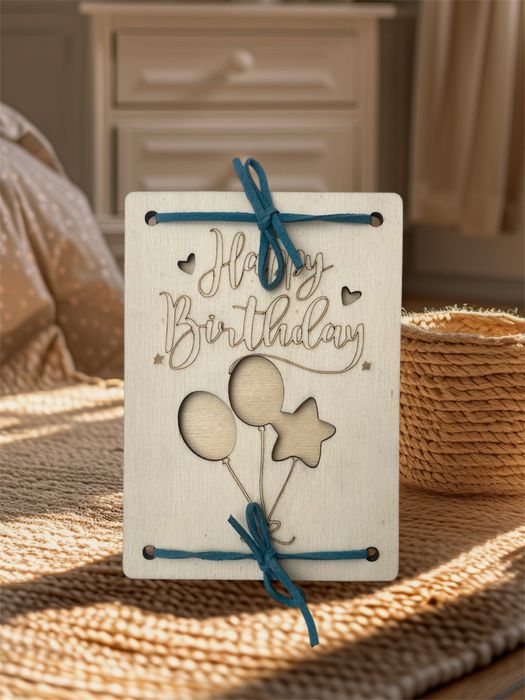 Felicitare din lemn gravată