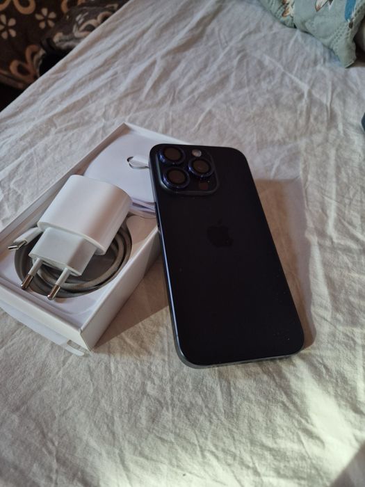 IPhone 15 pro 256GB с 9 месеца гаранция