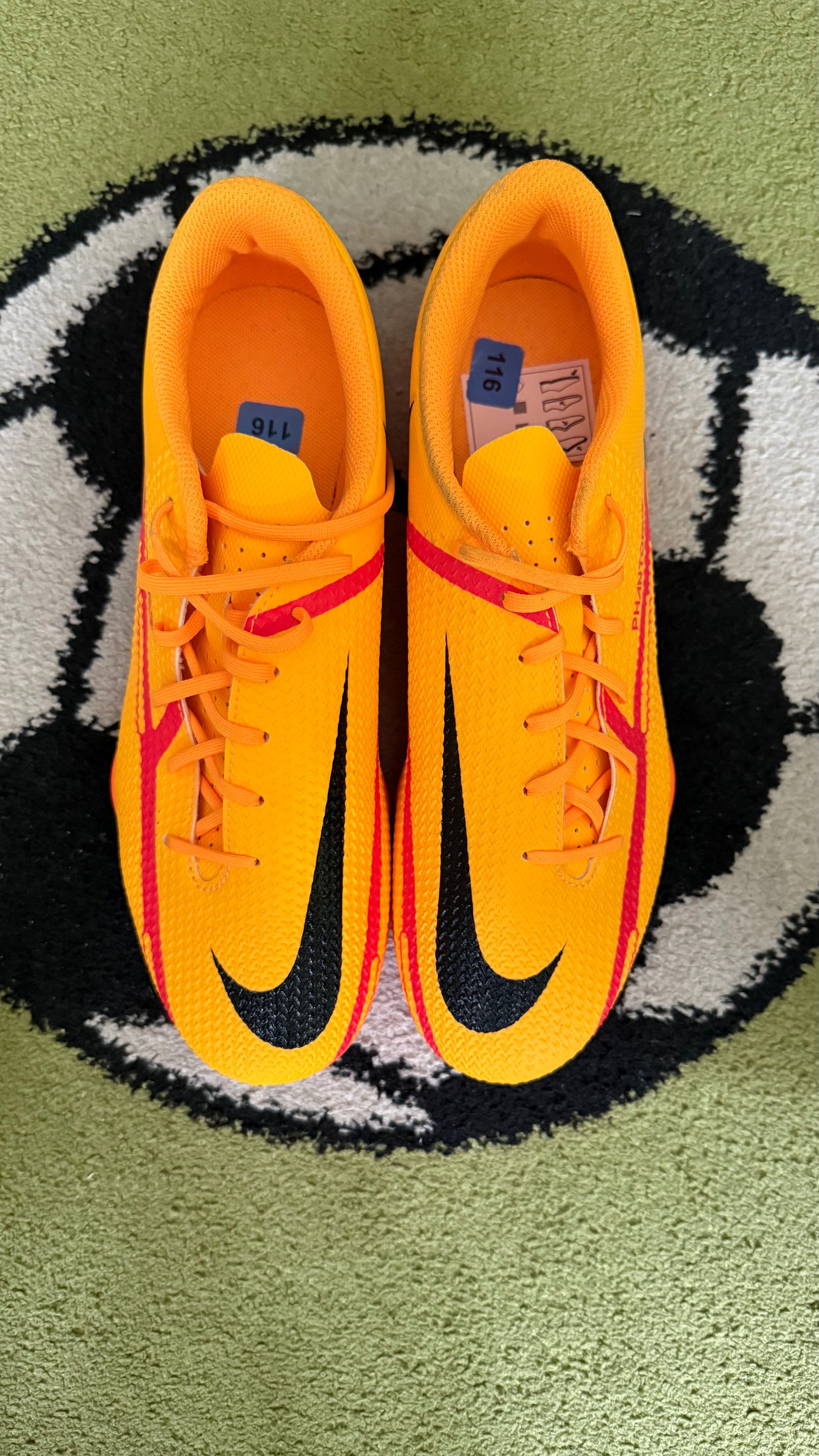 Футболни бутони NIKE Phantom