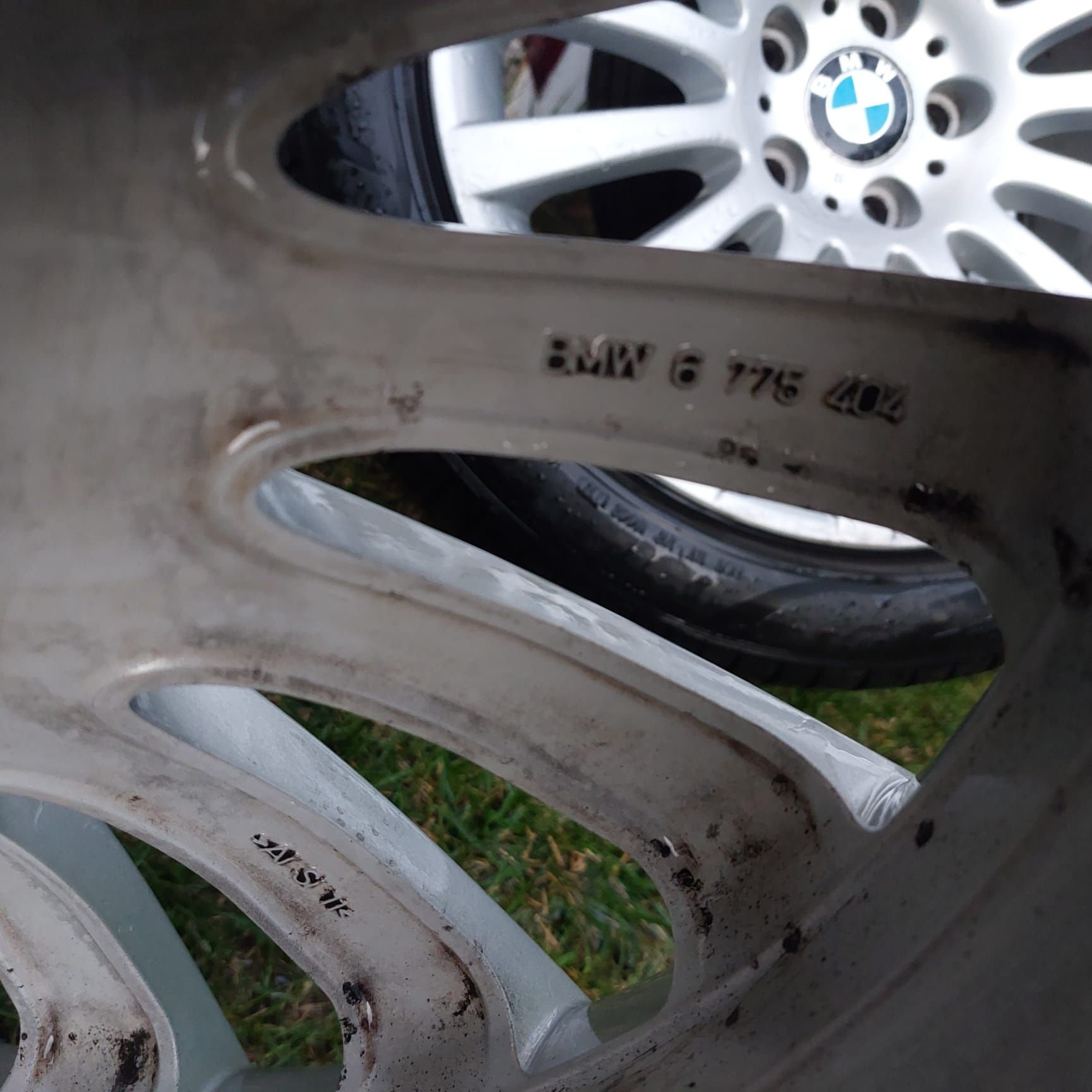 Vand jante R19 si cauciucuri PIRELLI P ZERO pe 2 lățimi
