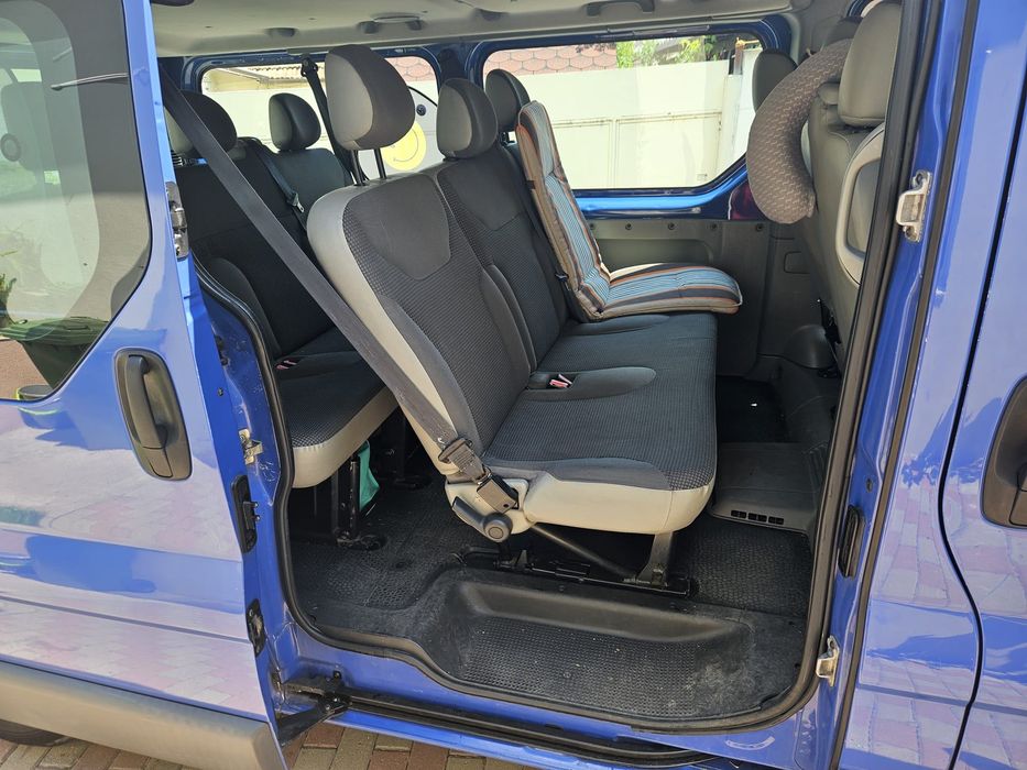 Opel Vivaro 8+1 L2H1