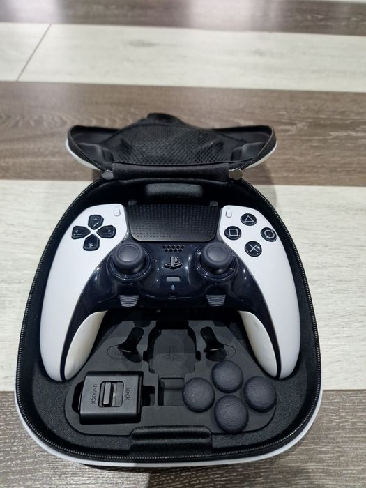 Vand controller ps5 edge ca nou