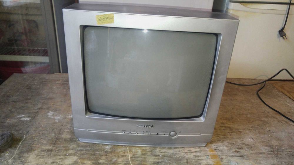 Телевизор LG 34-51- 71 см