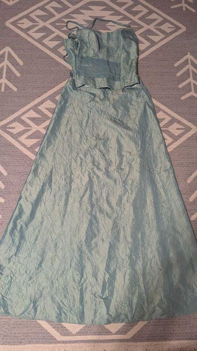 Продаю комплект (юбка и топ) для праздников.