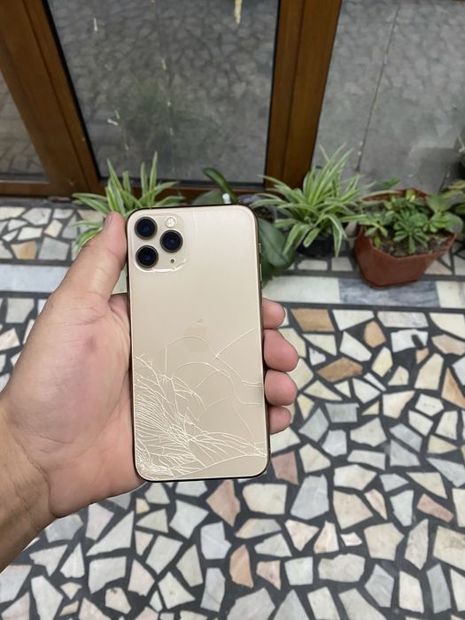 IPhone 11 pro 64 / 70 vakum tel achimagan qriahka singan bolgani