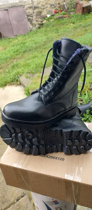 Bocanci militari și pantofi din piele naturala
