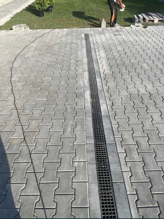 Montez pavaj rigole bordura sparg placi din beton