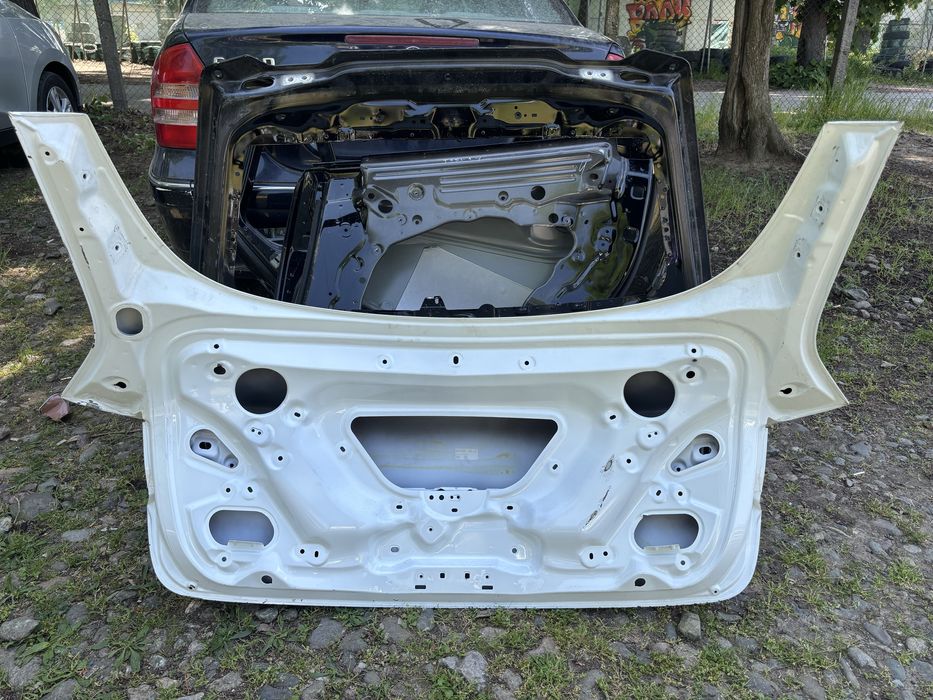Капак Tesla Model 3