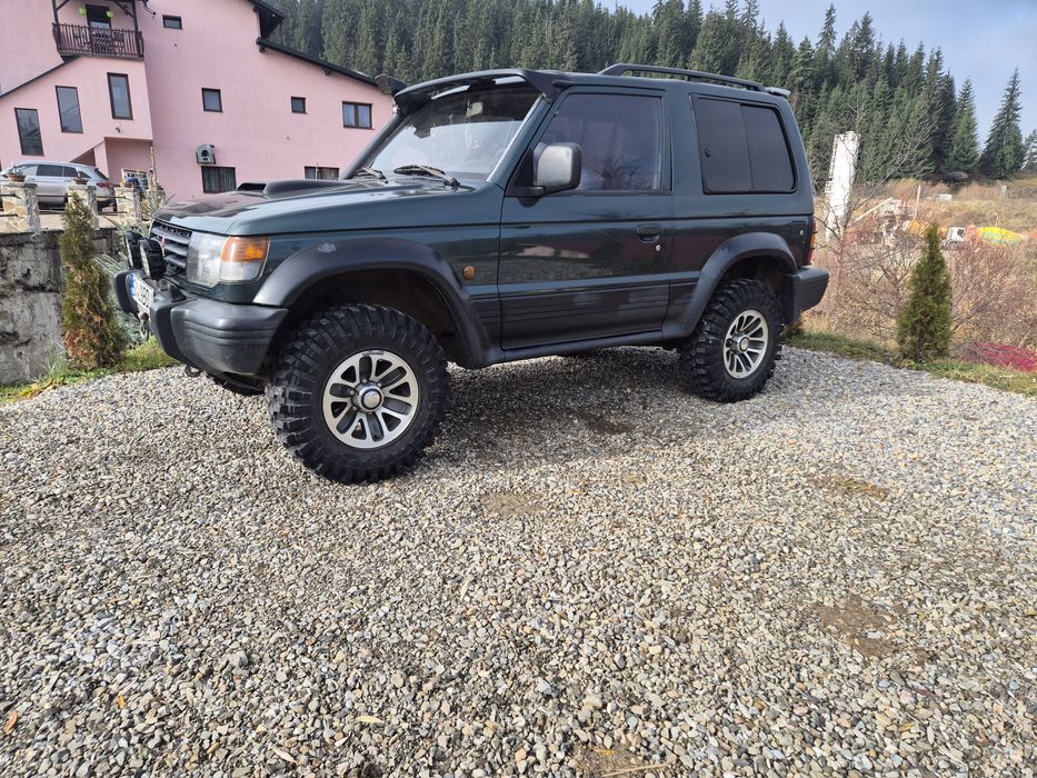 Vând Mitsubishi Pajero Sport