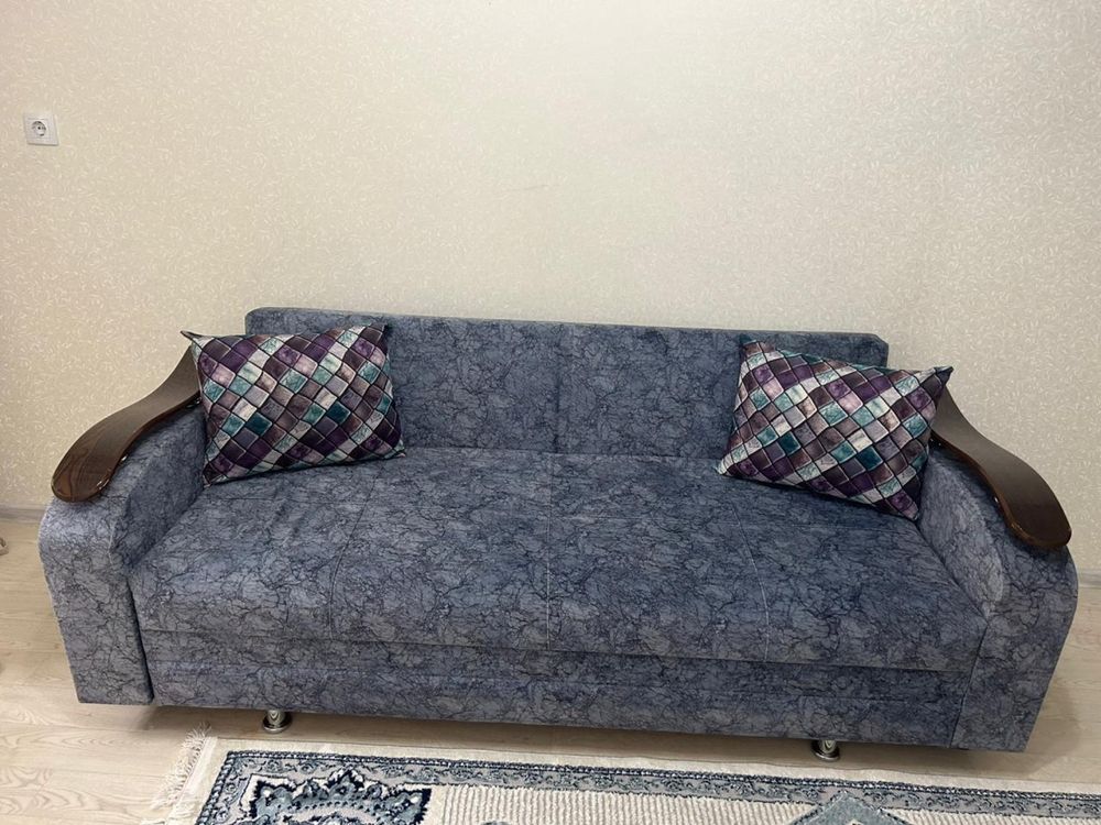 Продам диван раскладной срочно