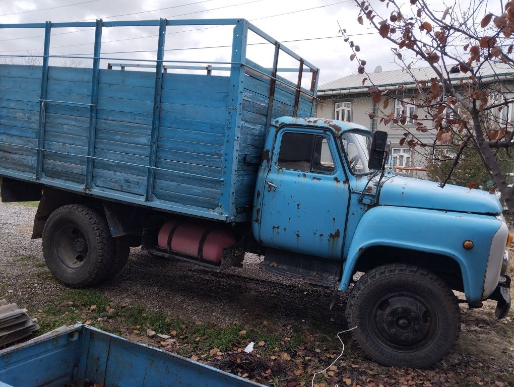 Gaz 53 moshina srochna sotiladi 1988 yil