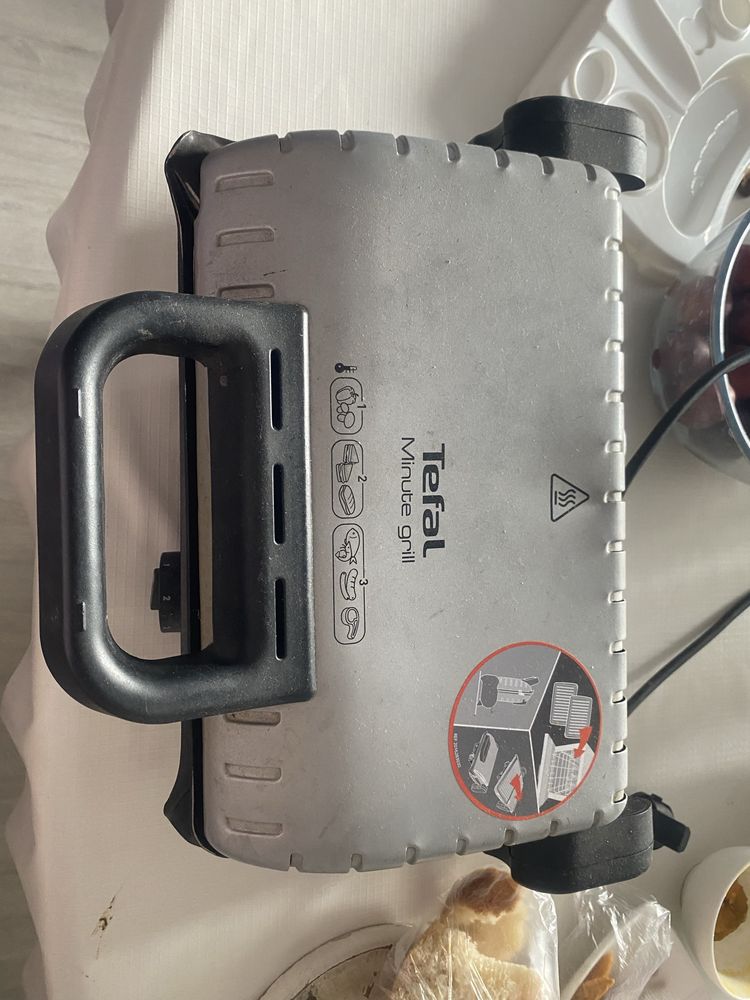 Гриль   tefal в отличном состоянии можно делать сэндвичи б.у