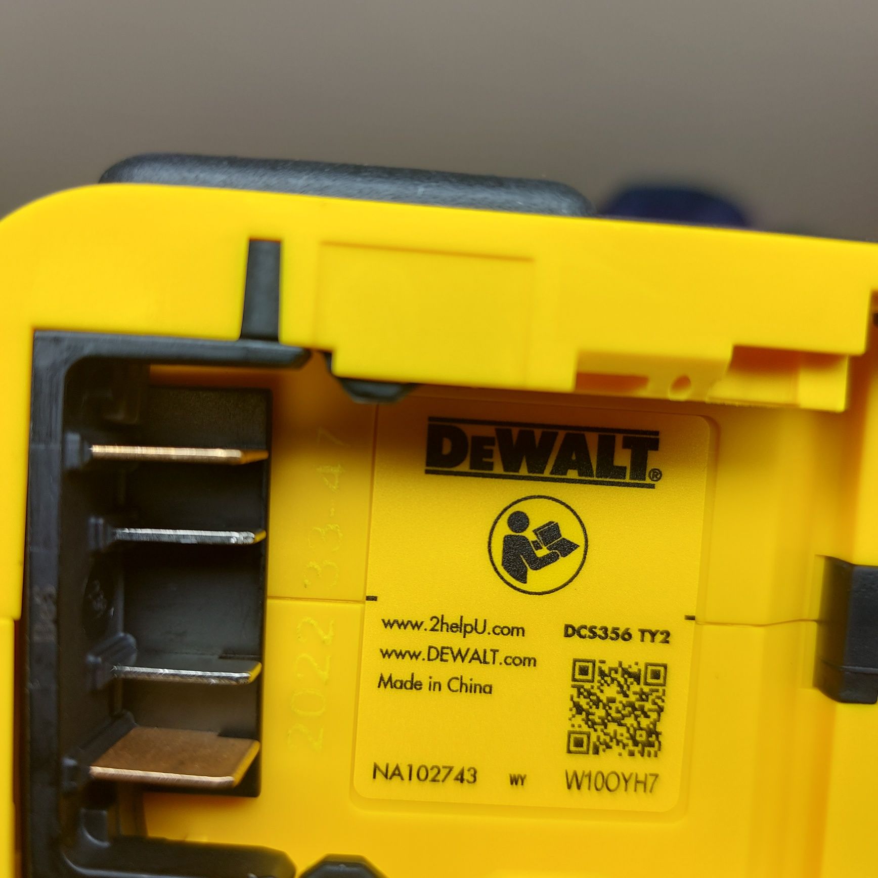 Акумулаторен безчетков мултитул Dewalt DCS356NT