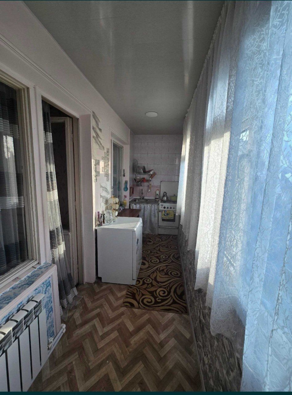 2*3/4/4 б 15/6.  Ташсельмаш.    63000 ( шохона)