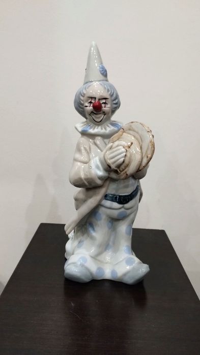 Порцеланова статуетка на клоун, винтидж, колекционерска.