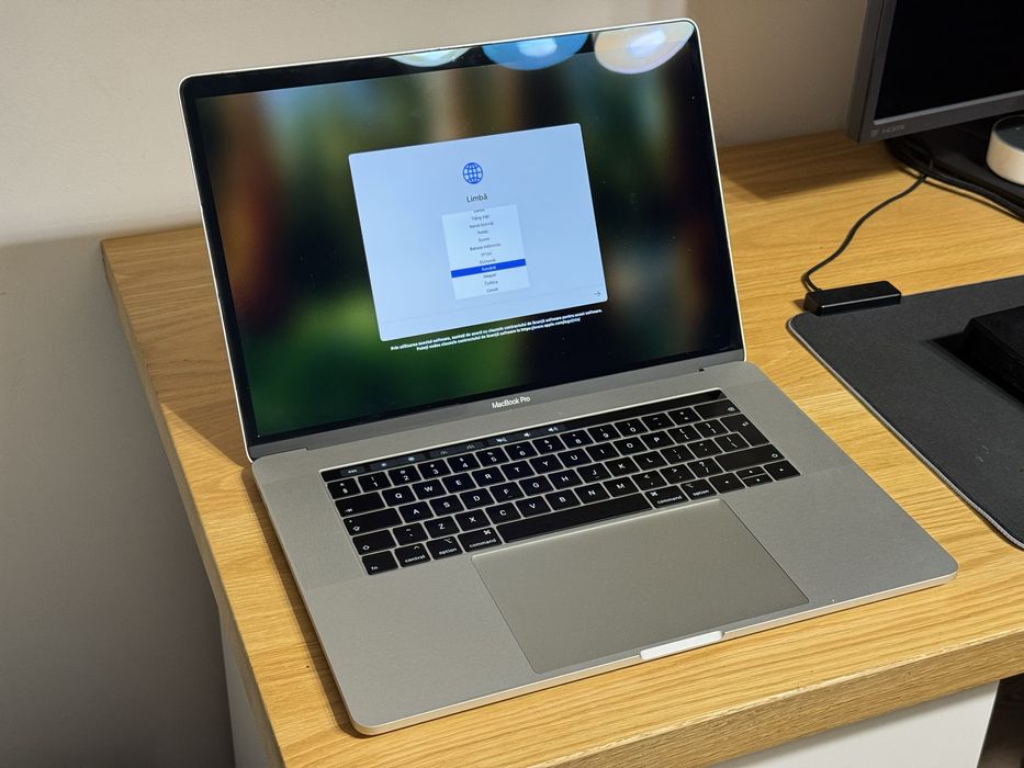 Apple Macbook Pro 15 inch i9 16GB, Silver