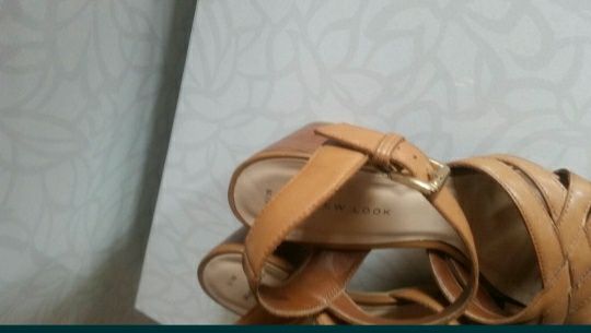 Sandale noi piele naturala bej 38 picior lat