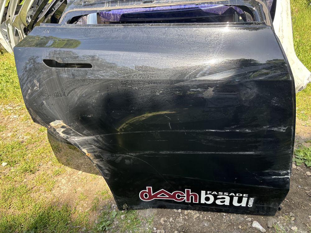 Врата Tesla Model Y