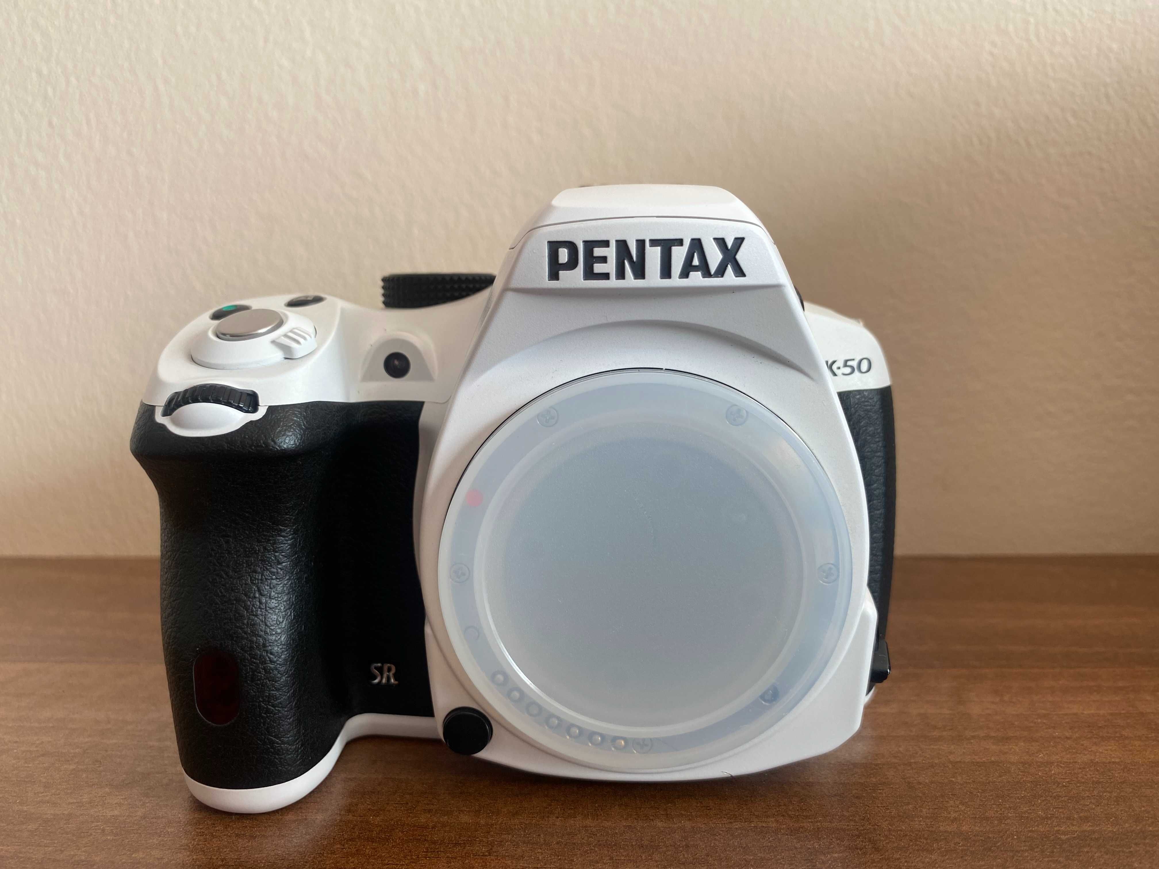 DSLR Pentax K-50 body