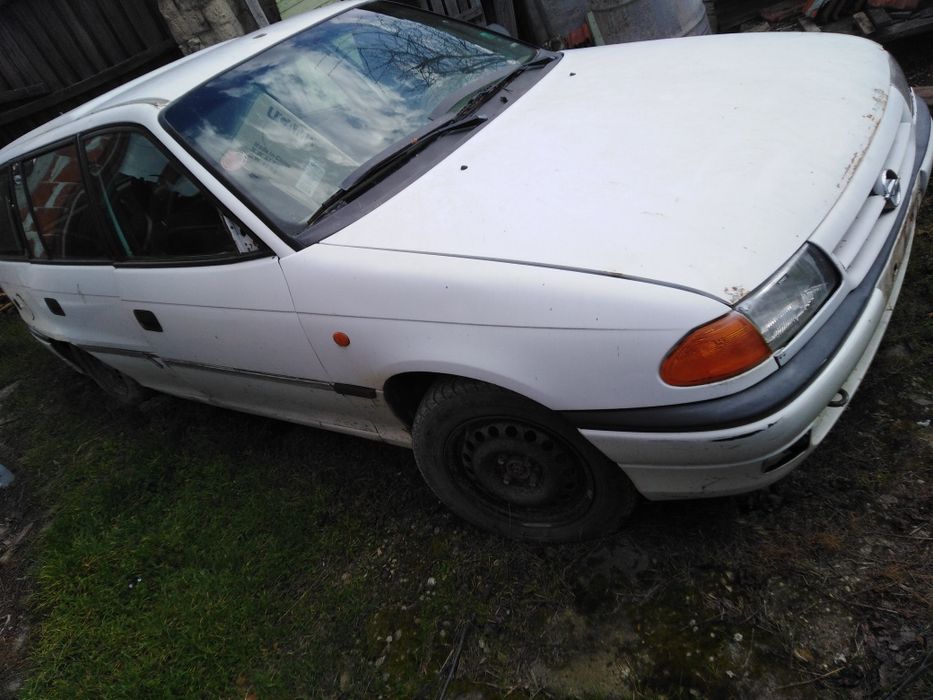 Опел Астра, на части.