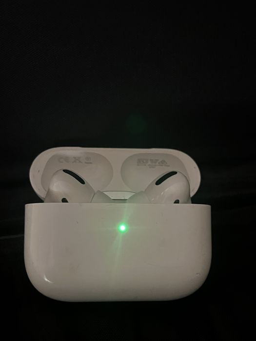Продам наушники Airpods