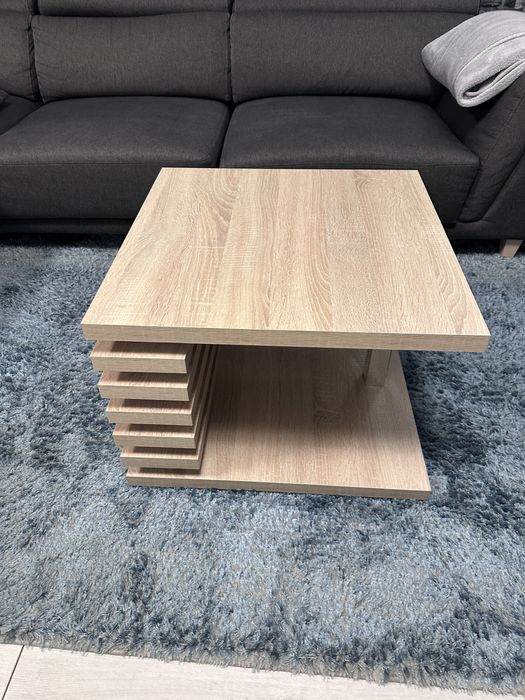 Masuta de cafea din pal lacuit