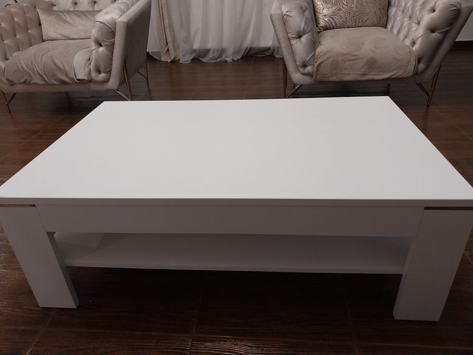 Măsuță living în stare buna