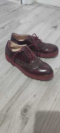 Дамски обувки в цвят бордо
