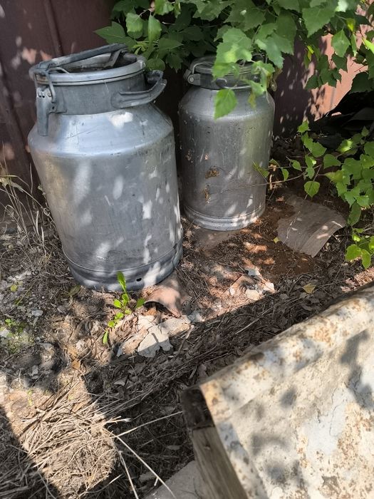 Продам две фляги в хорошем состоянии 40 и 20 л